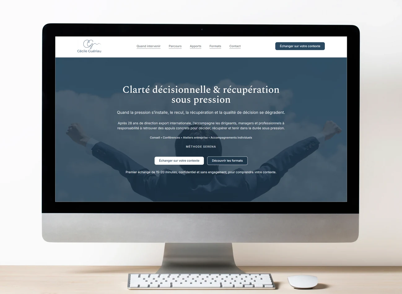 Site internet Cécile Gueriau présenté sur un écran